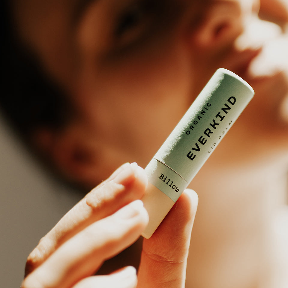 Everkind organic natural lip balm Billow scented with mint to keep you feeling fresh and confident. Zero waste home compostable tube.